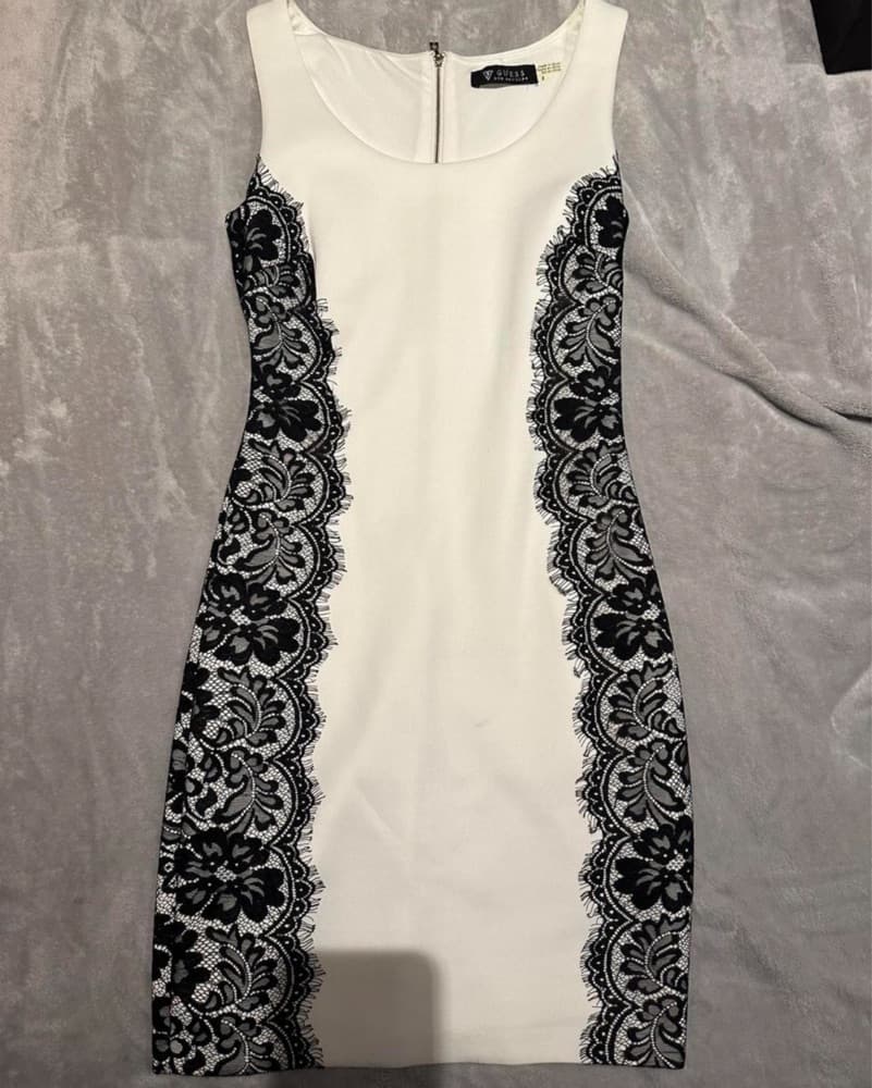 Elegant Lace-Trimmed Dress - Image 2