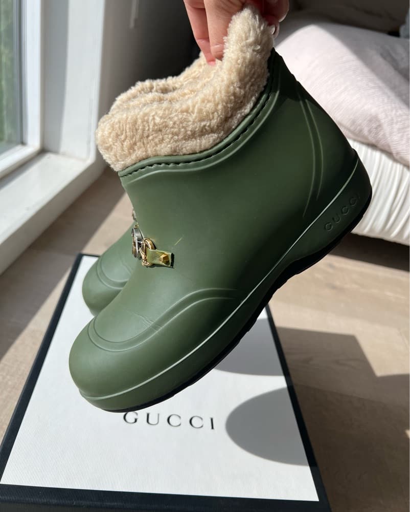 Gucci Fur-Lined Green Rubber Boots - Image 5