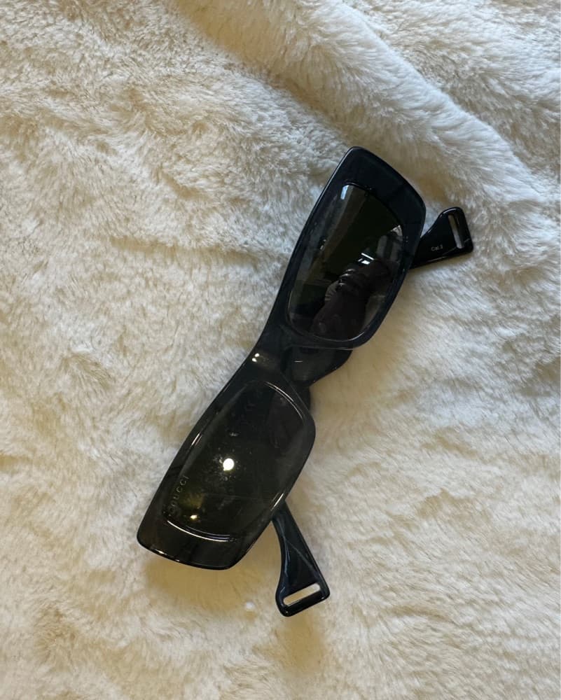 Sleek Black Designer Sunglasses - Image 1