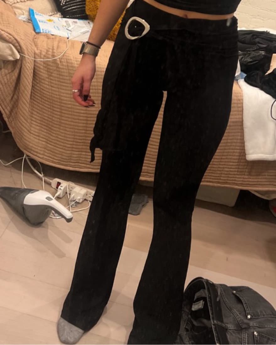 I Am Gia Pants - Image 2