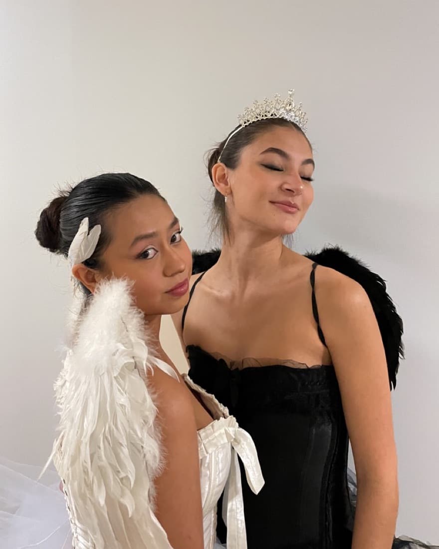 White Swan Halloween Costume Set - Image 1