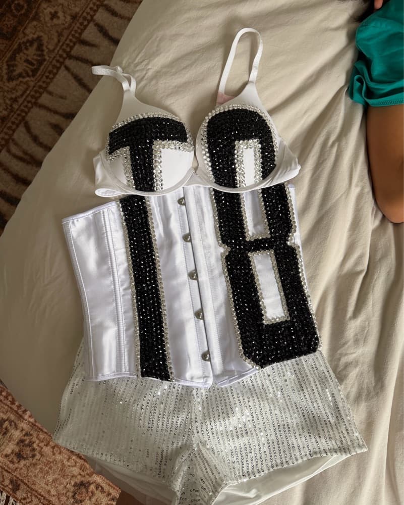 Custom Tate Mcrae Costume - Image 2