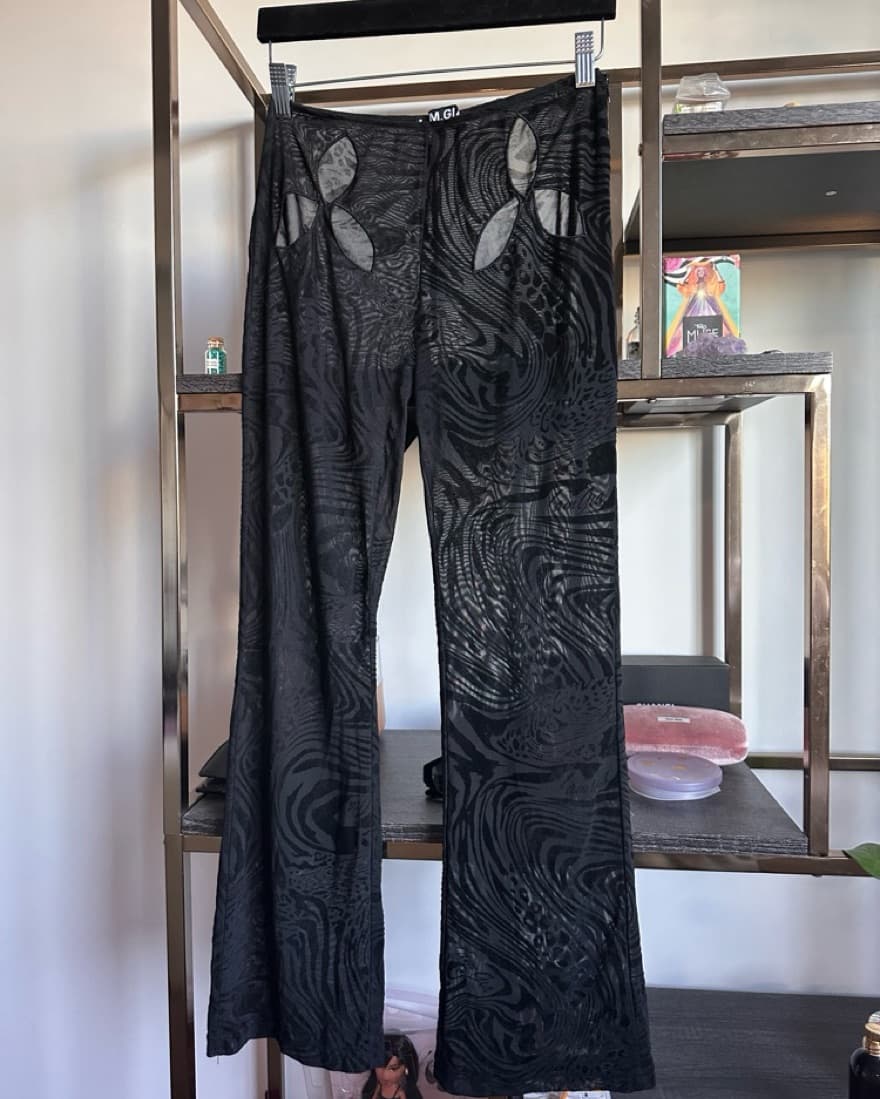 Amina Pant - Image 6