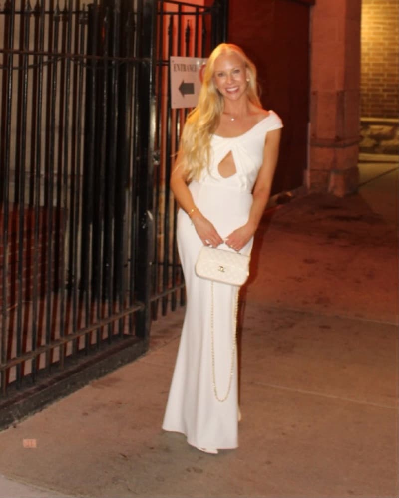 Elegant One-Shoulder White Gown - Image 4
