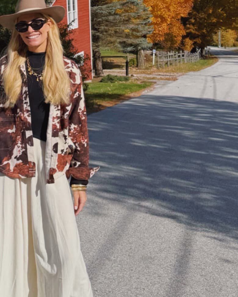 Elegant Monochrome Maxi Dress - Image 2
