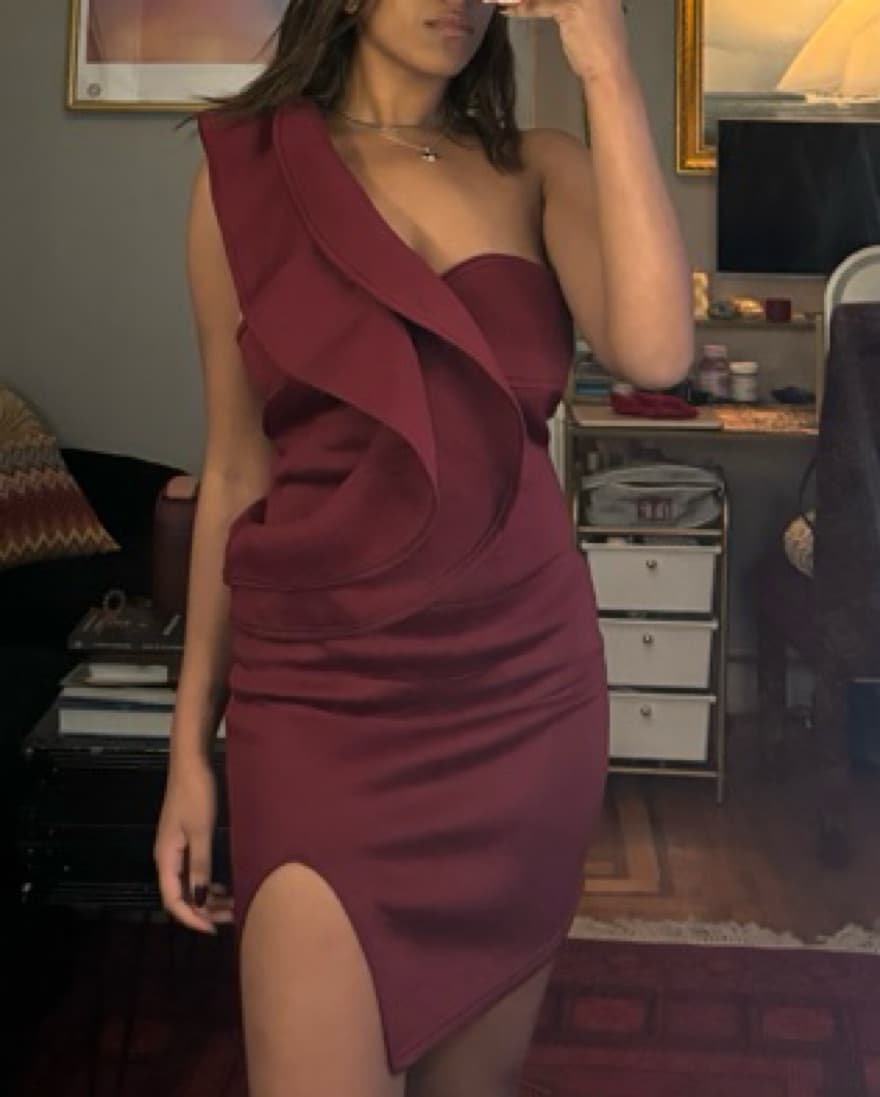 Sultry Burgundy One-Shoulder Dress - Image 2