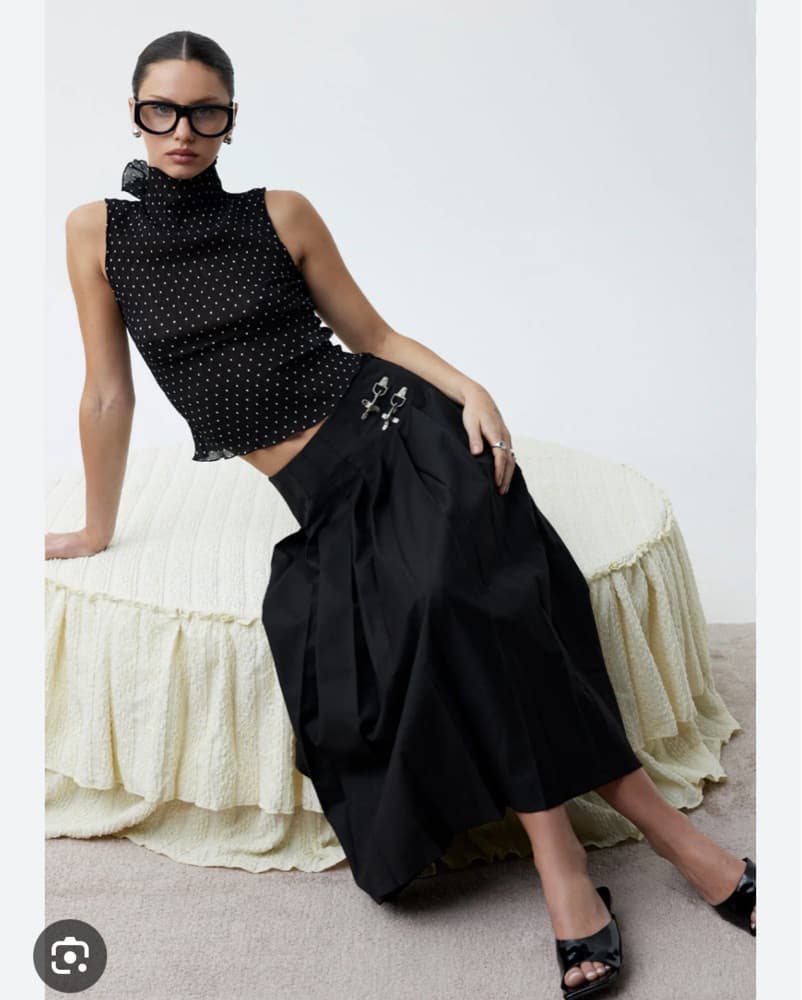 Black Buckle Pleated Midi Skirt - Image 2
