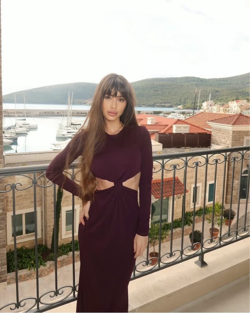  Burgundy Cutout Midi Dress - Image 2