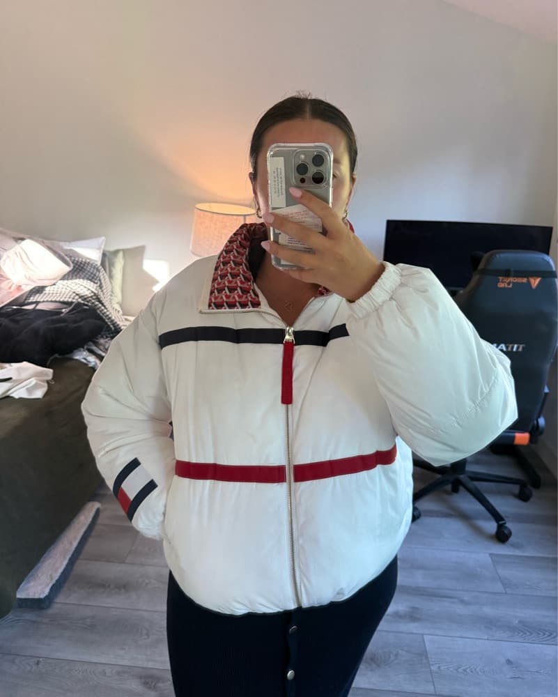 Tommy Hilfiger White Puffer/Ski Jacket - Image 3