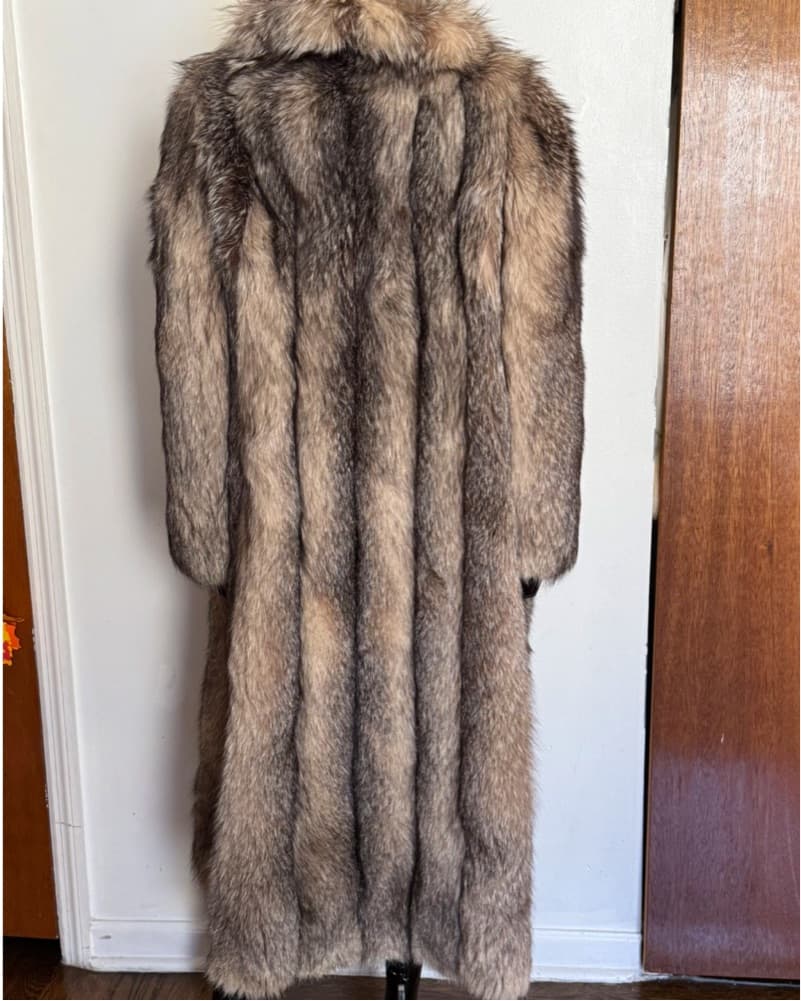 $6000 Luxurious  Mink  Coat - Image 2