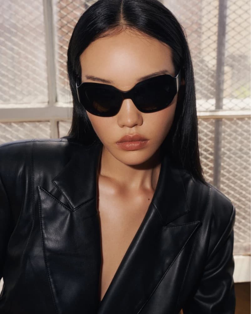 Butterfly Shape Black Sunglasses - Image 1