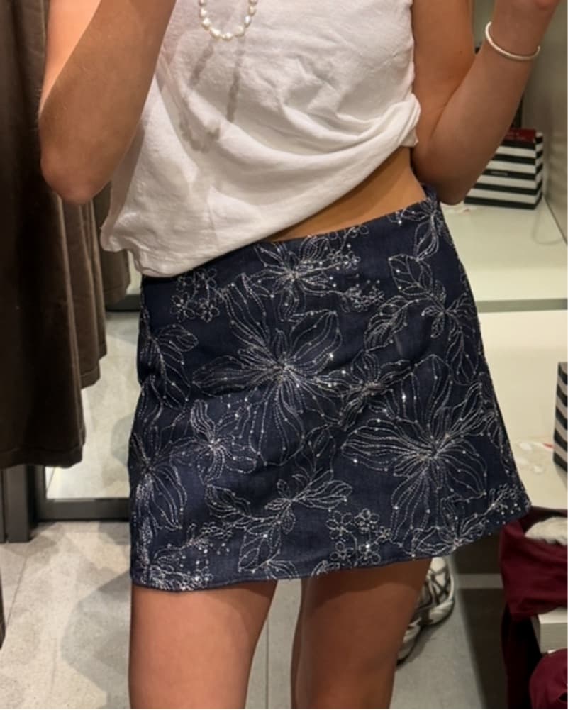 Zara mini skirt  - Image 1
