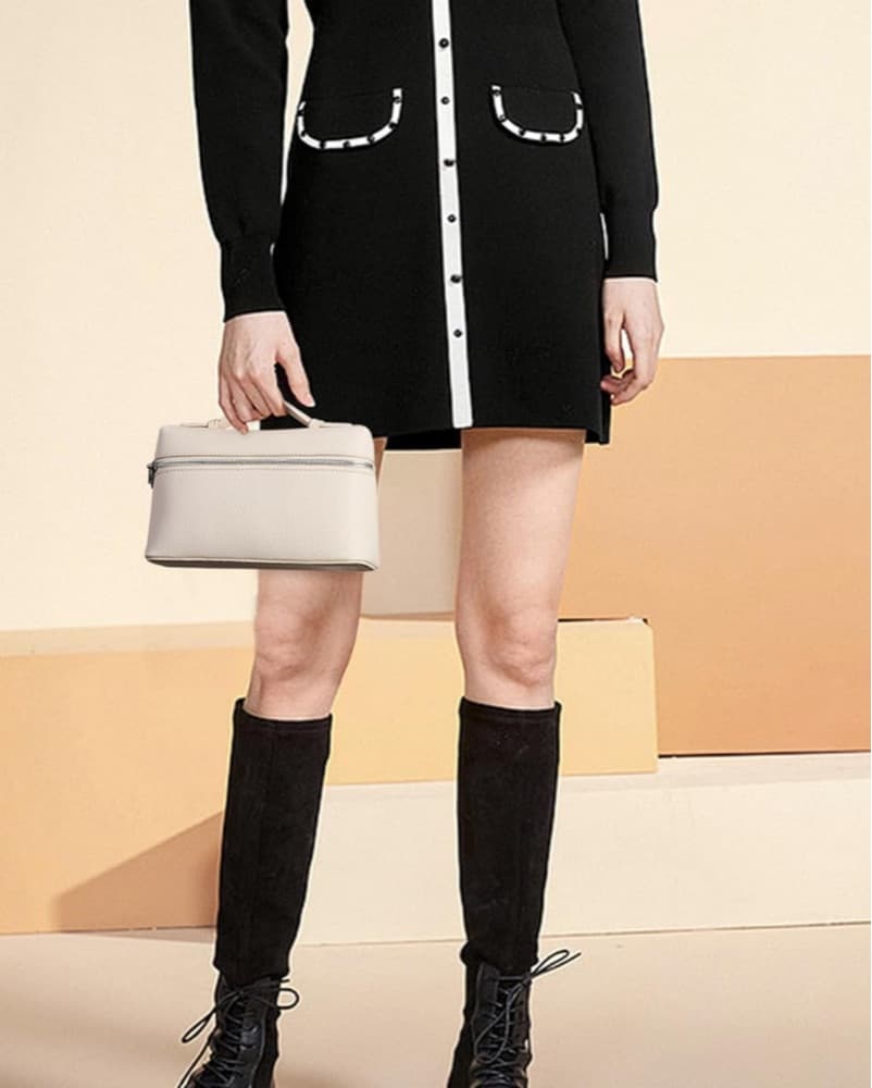 Sleek White Crossbody Bag - Image 3