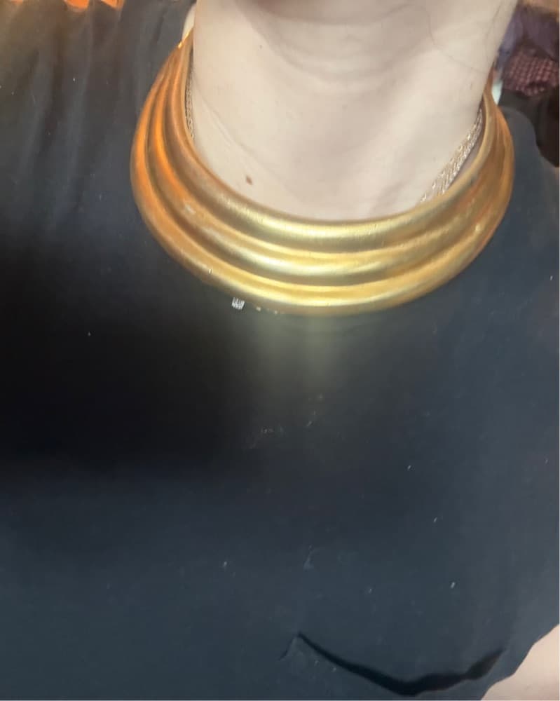 Bold Vintage Gold Choker Necklace - Image 3