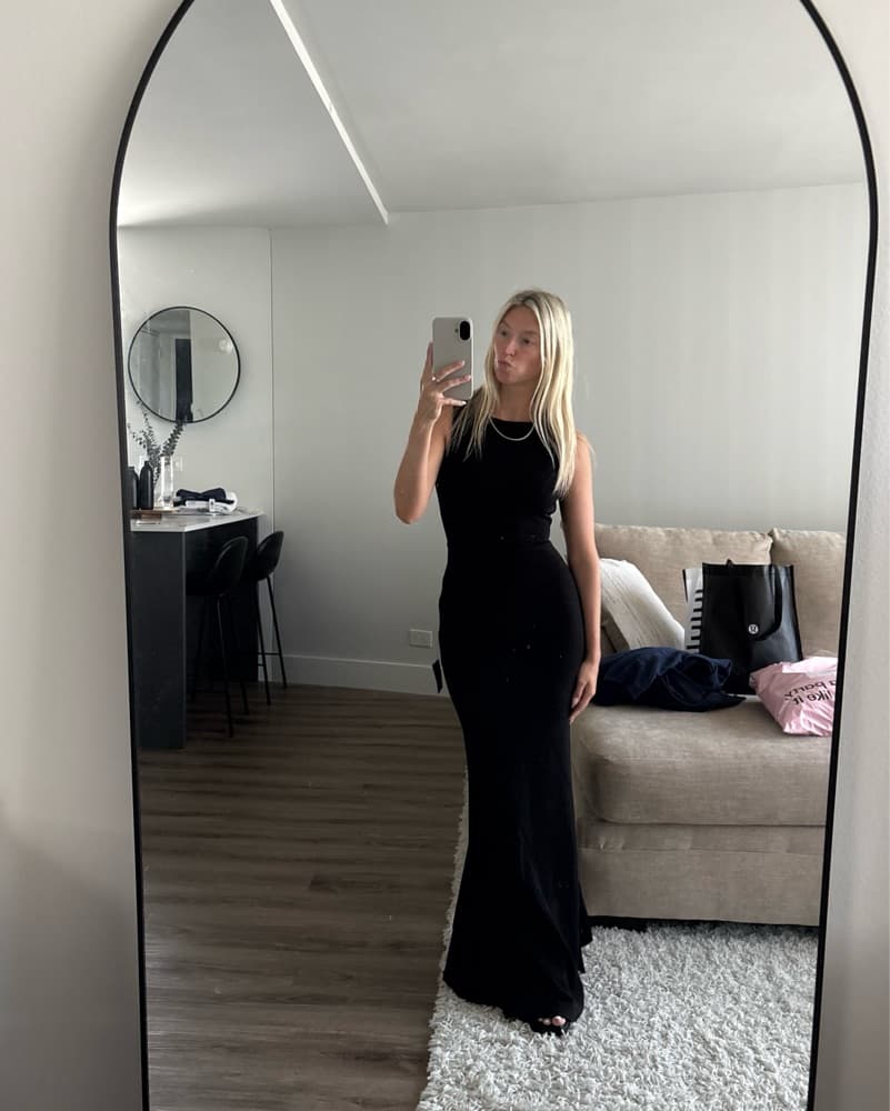 Elegant Black Mermaid Gown - Image 5