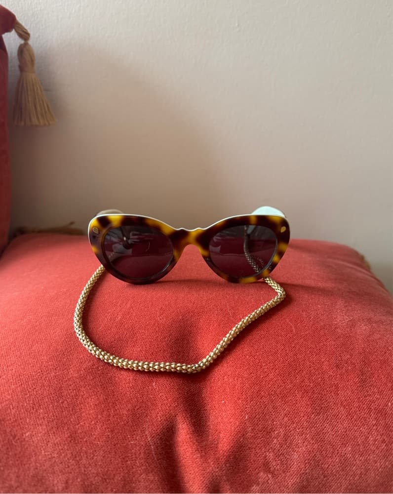 Cat Eye Sunglasses With Gold Chain - Image 5