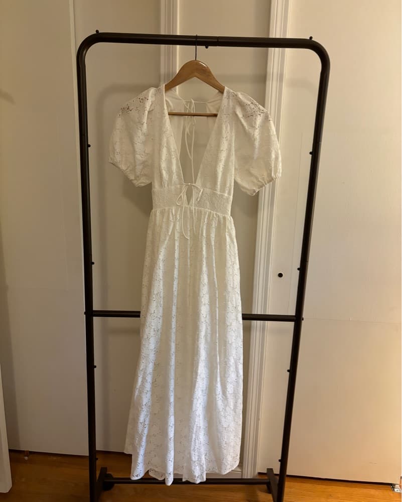 Elegant Lace Maxi Dress - Image 3