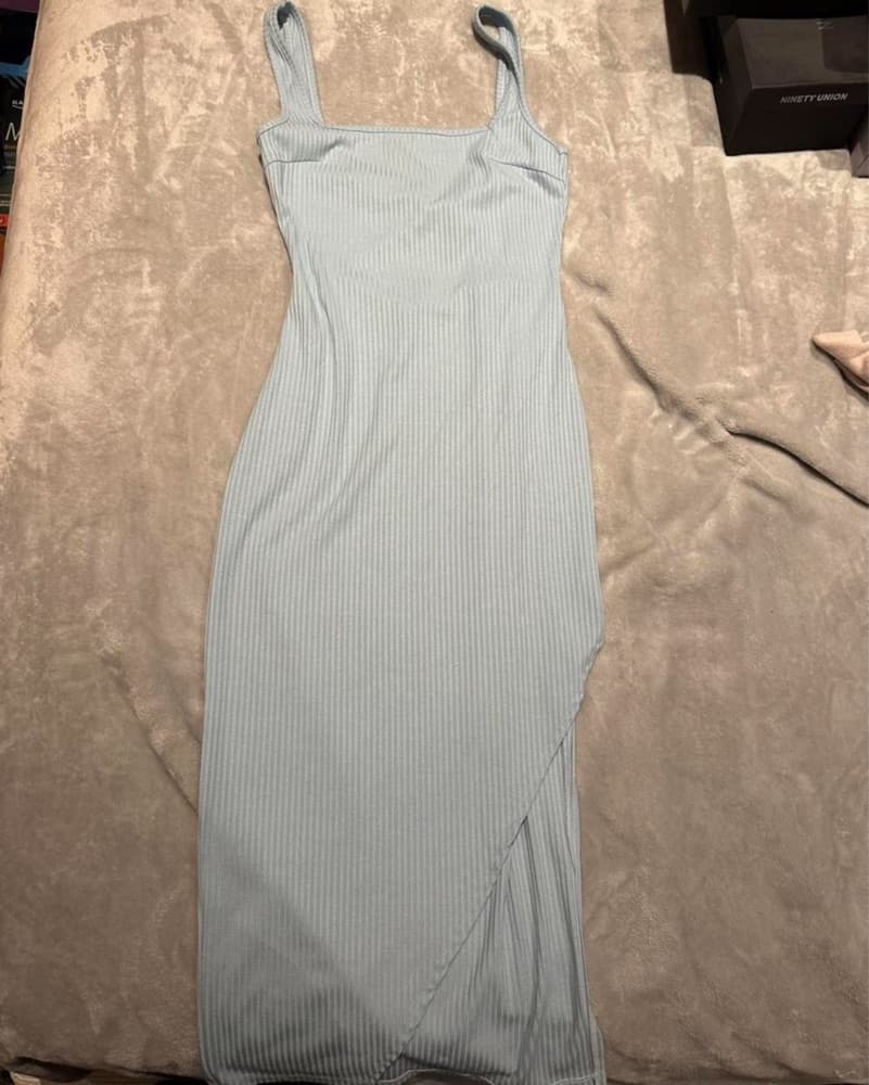 Elegant Ribbed Midi Dress - Image 4