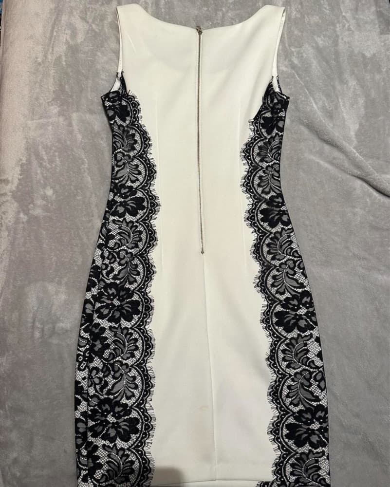 Elegant Lace-Trimmed Dress - Image 3