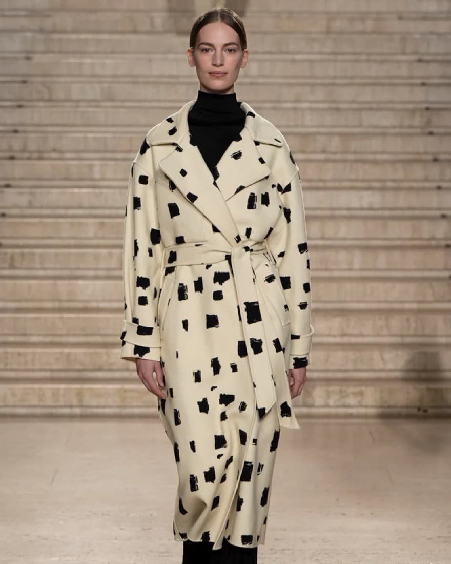 TOVE- Adut Coat Cream/Black - Image 1