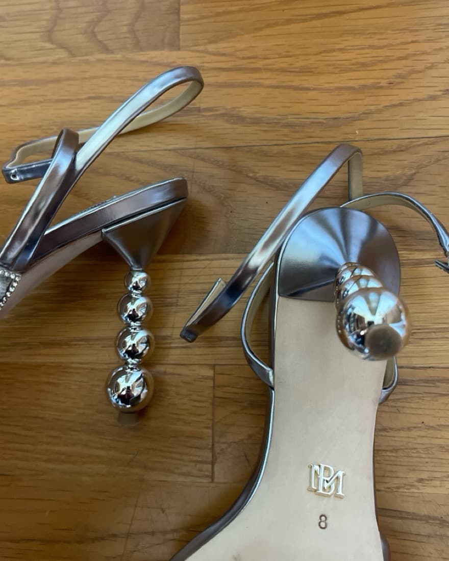 Silver Heels  - Image 3
