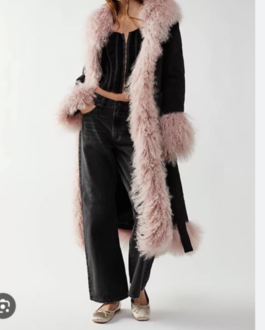 Charlotte simone Puffer  - Image 1