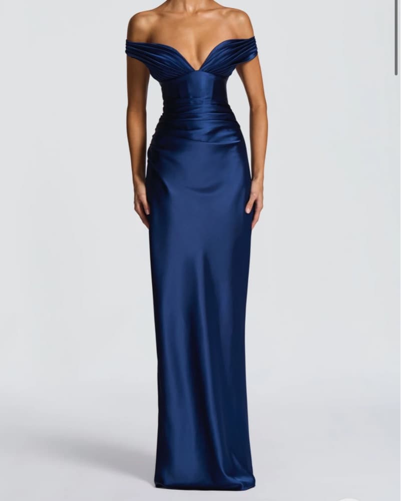 Elegant Navy Blue Off-Shoulder Gown - Image 3