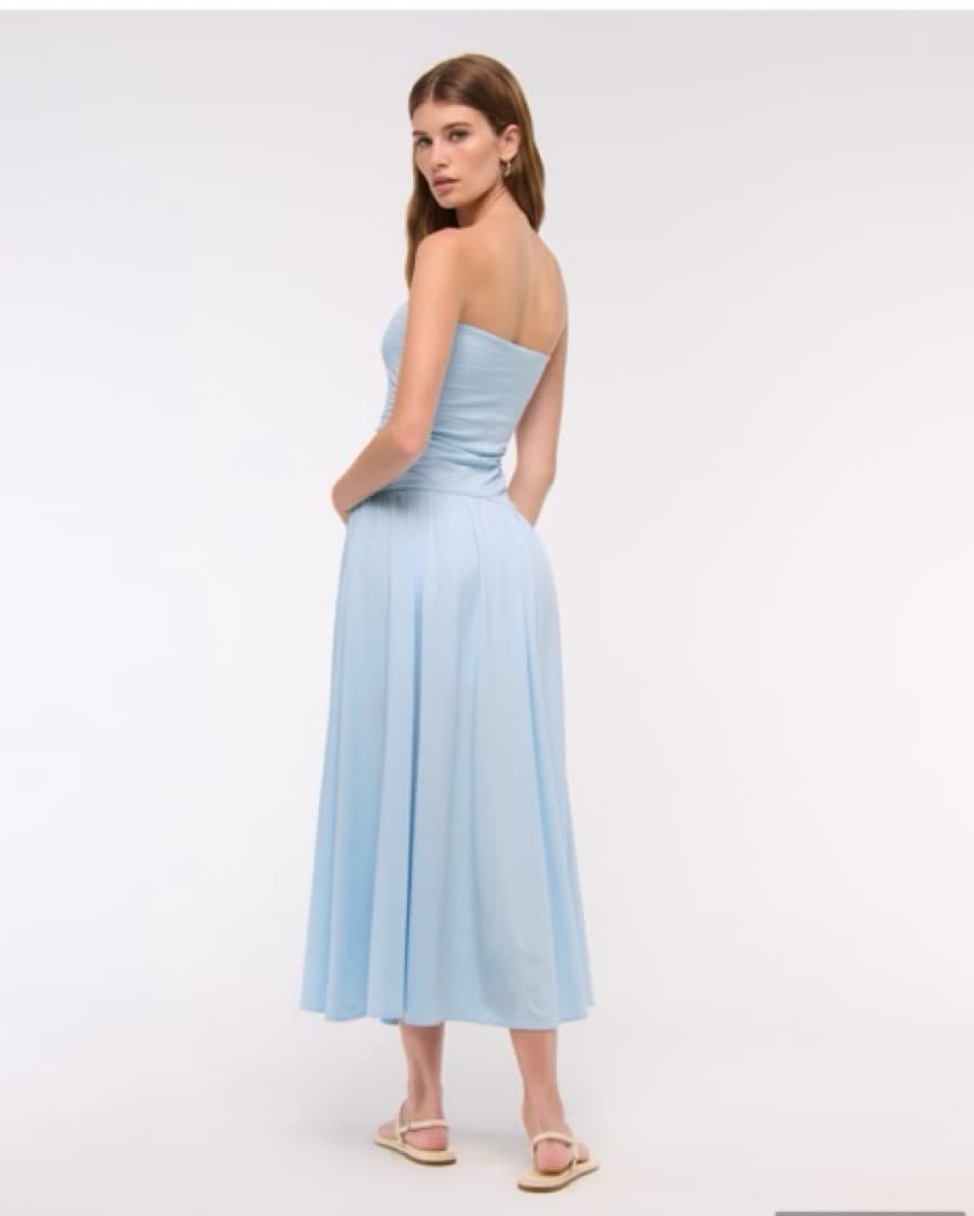 Elegant Strapless Midi Dress - Image 4