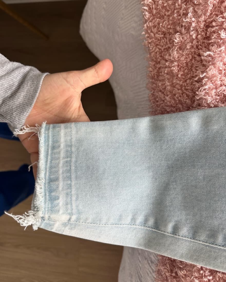 Paige BRAND NEW NEVER WORN JEANS - Image 3
