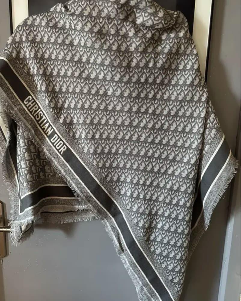 Christian Dior Print Grey Wool Scarf - Image 3