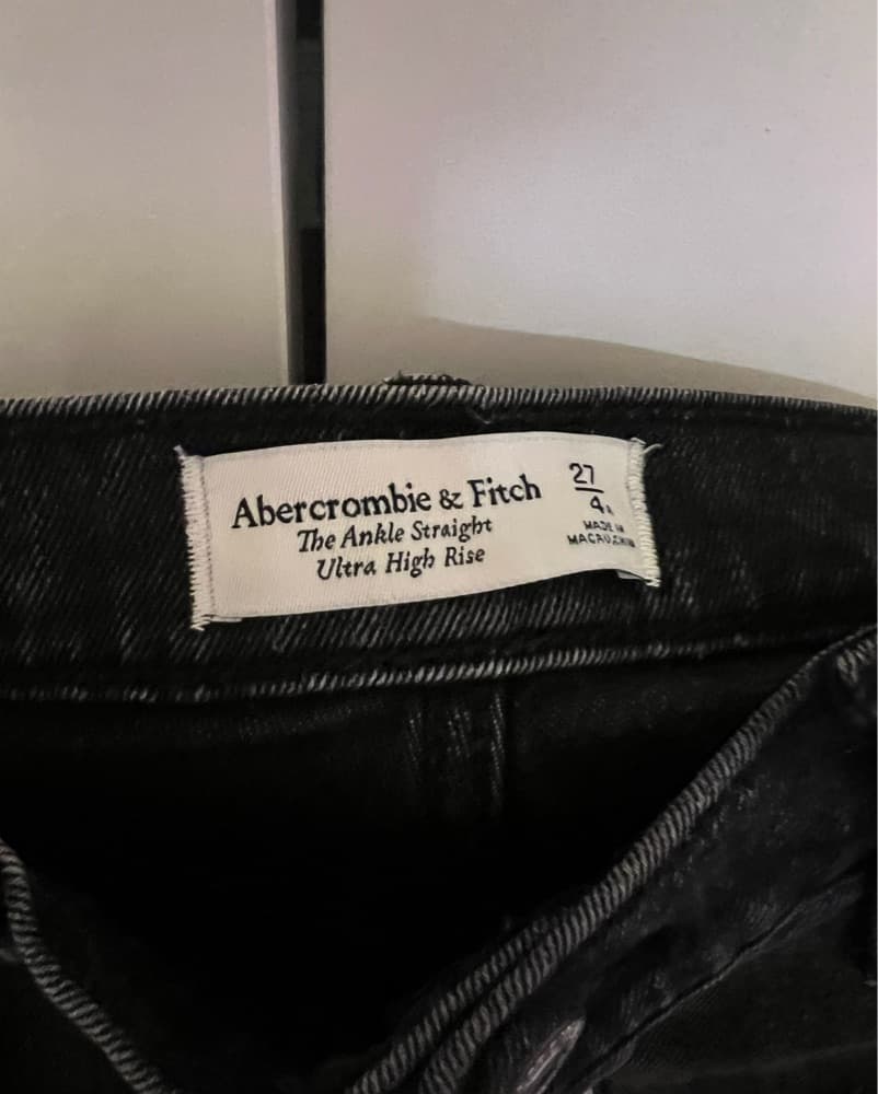 Abercrombie Ankle Straight Jeans - Image 3