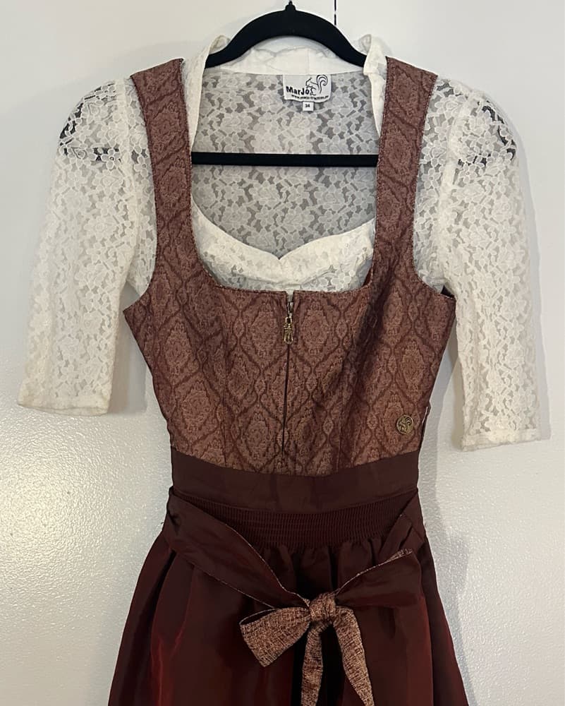 Oktoberfest MarJo Dirndl Bouse Size 34 - Image 3