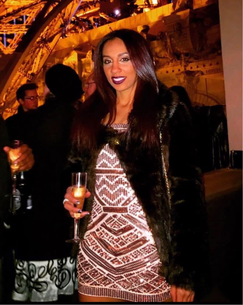 Shimmering Sequin Bodycon Dress - Image 4