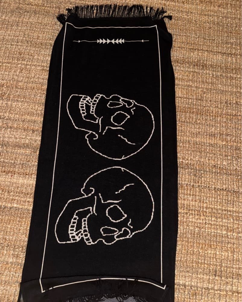 Large Skull Pashmina - Image 1