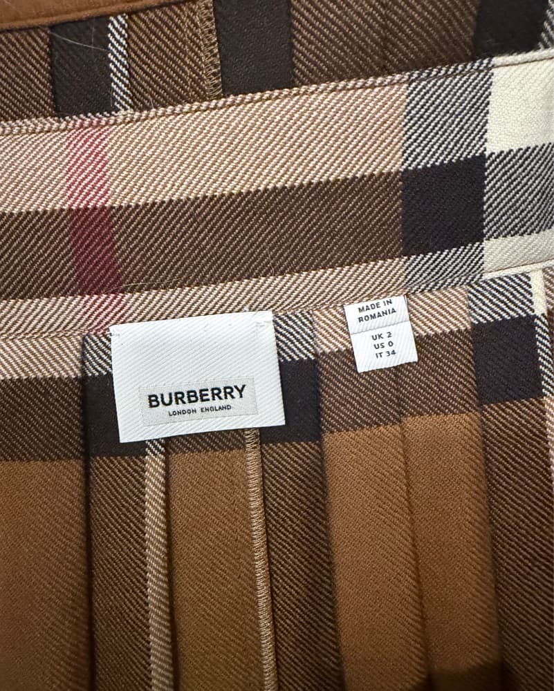 Burberry michael Skirt  - Image 4