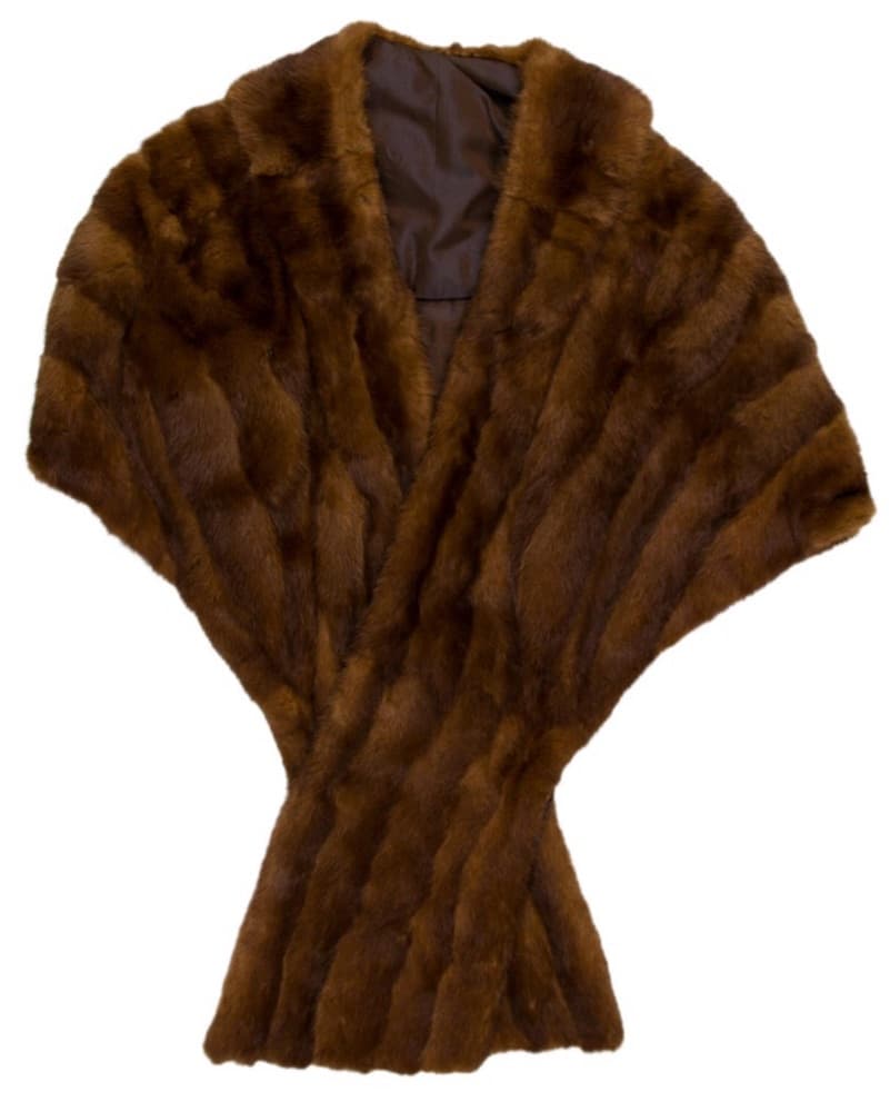 Luxurious Brown Fur Shawl - Image 2