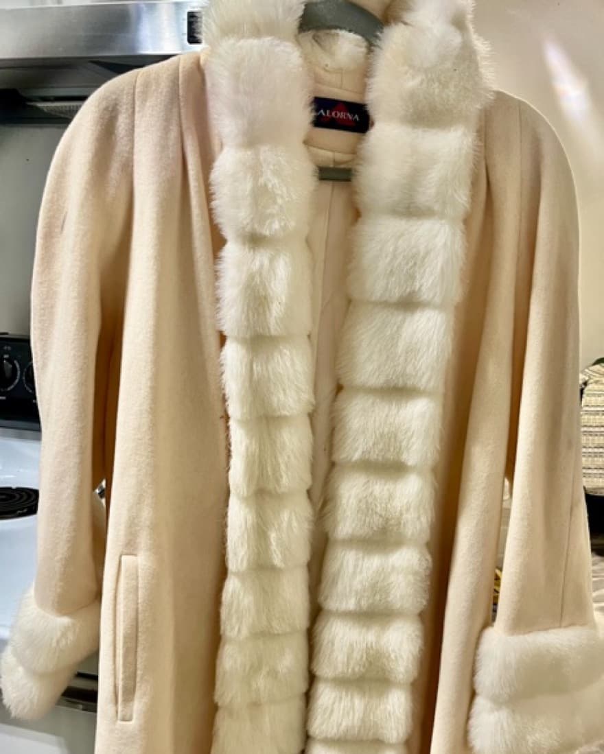 White Vintage Fur Coat - Image 2