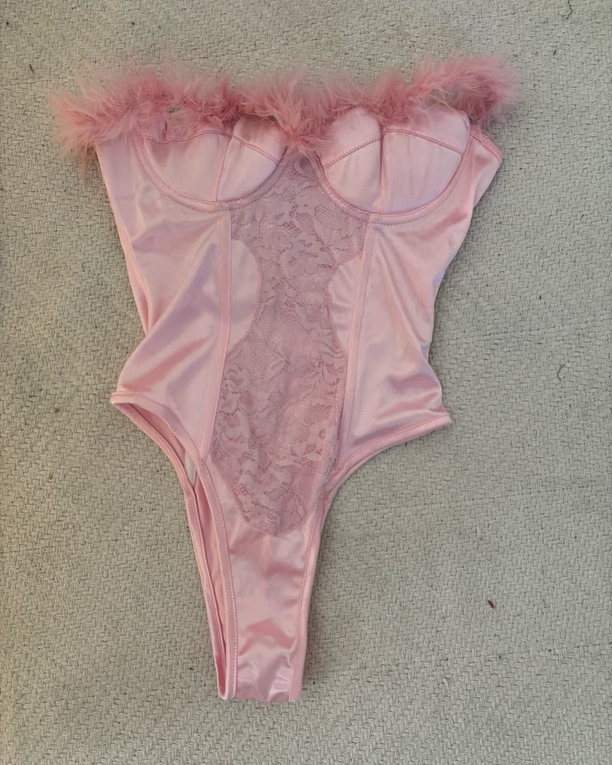 Elle Woods Legally Blonde Bunny Costume - Image 2