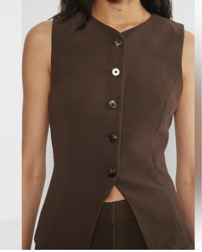 Aritzia Regal Vest Size 6 Brown - Image 1