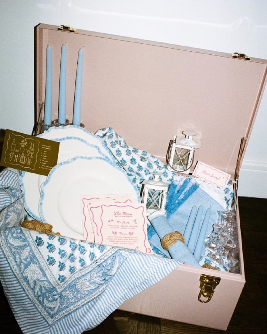 6 X Hamptons Hostess - Image 1