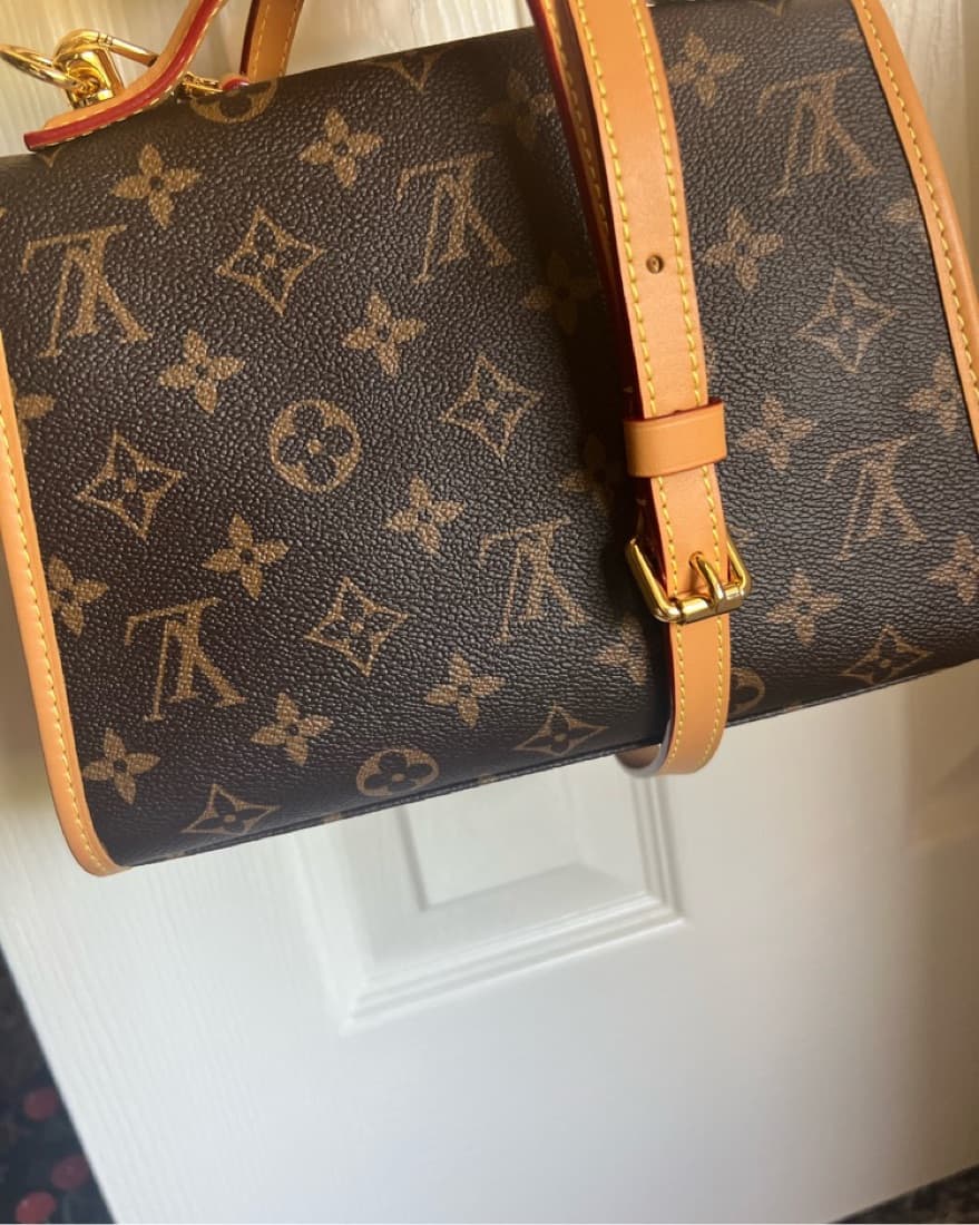 Louis Vuitton  Pursw - Image 5