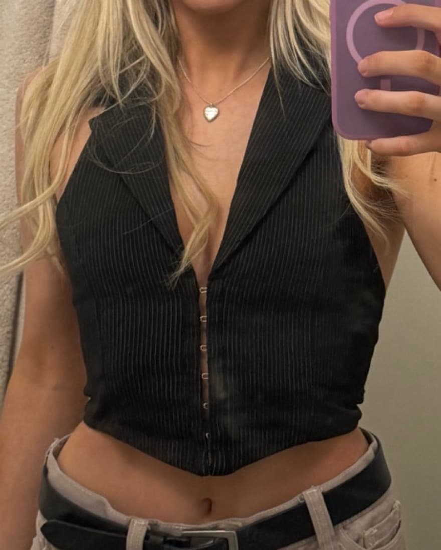Princess Polly Halter Top - Image 1