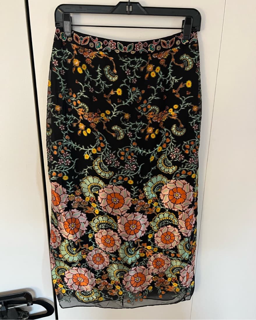 Alice & Olivia Silk Skirt Black Floral - Image 1