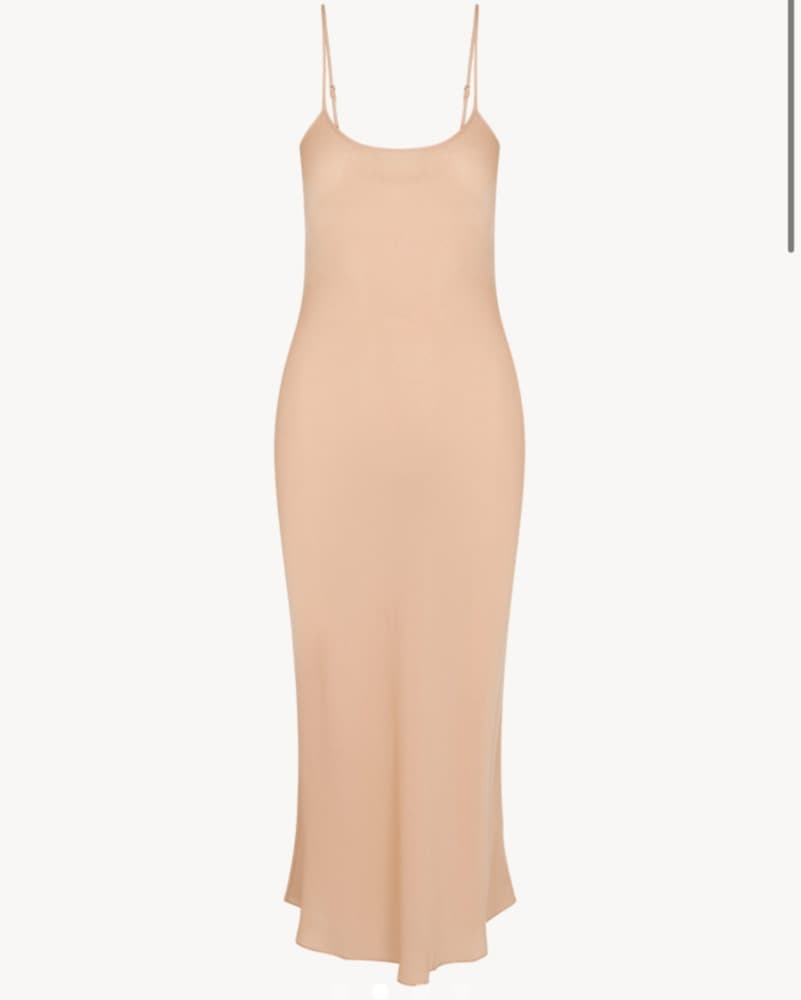 Realisation Par Gabrielle + Nude Slip - Image 3