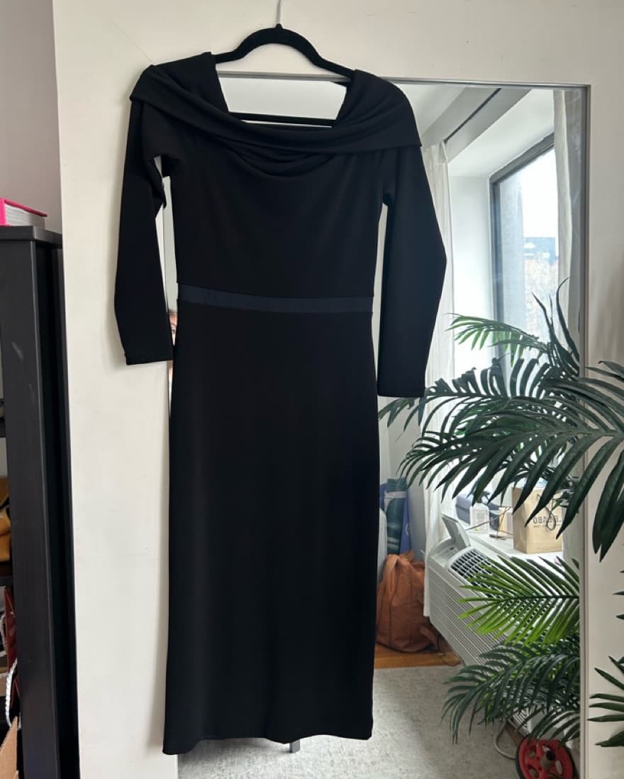 Black Off Shoulder Midi Dress - Image 3
