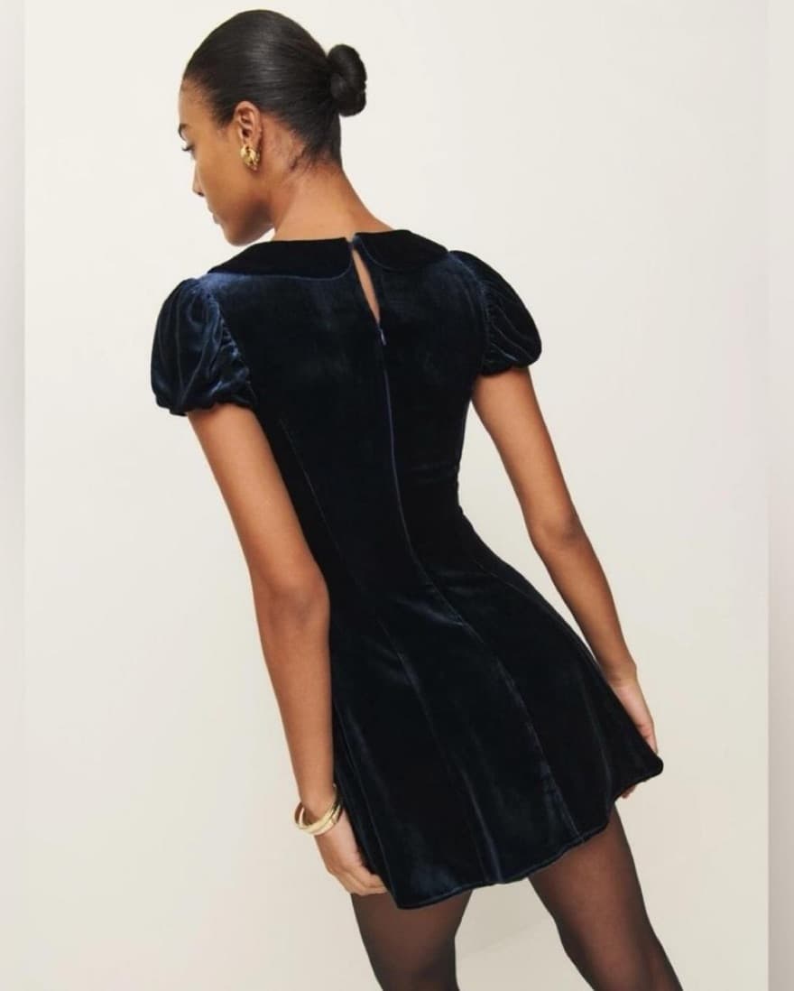 Reformation Women's Navy and Blue Dress - Image 5