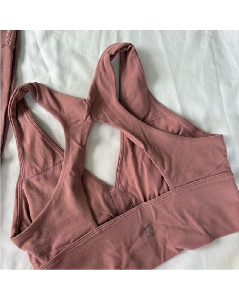 Aritzia Mauve Athletic Set - Image 4