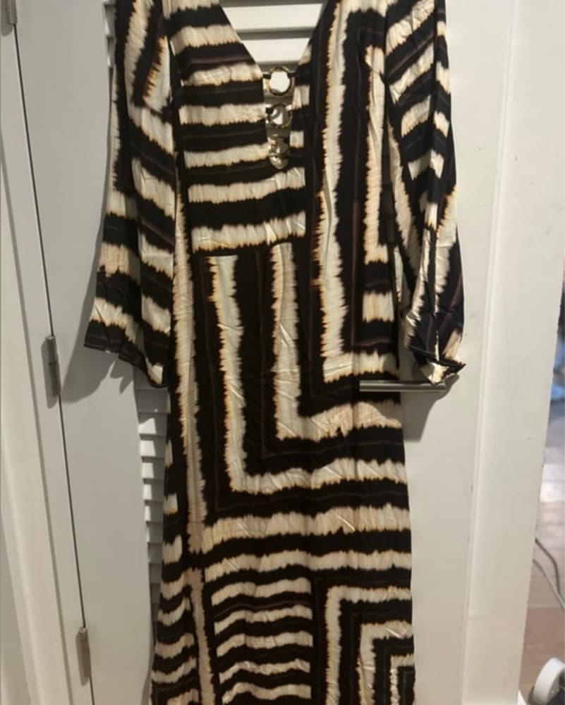 Seven Wonders V-Neck Maxi Dress - Image 3