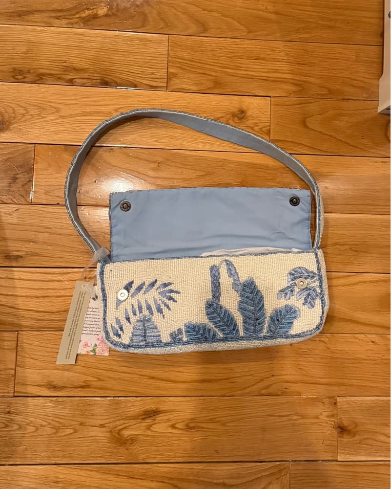 Light blue and white beaded bag - Image 2