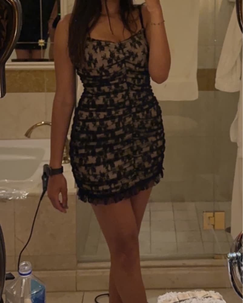 Black Floral Lace Ruched Body - Image 2